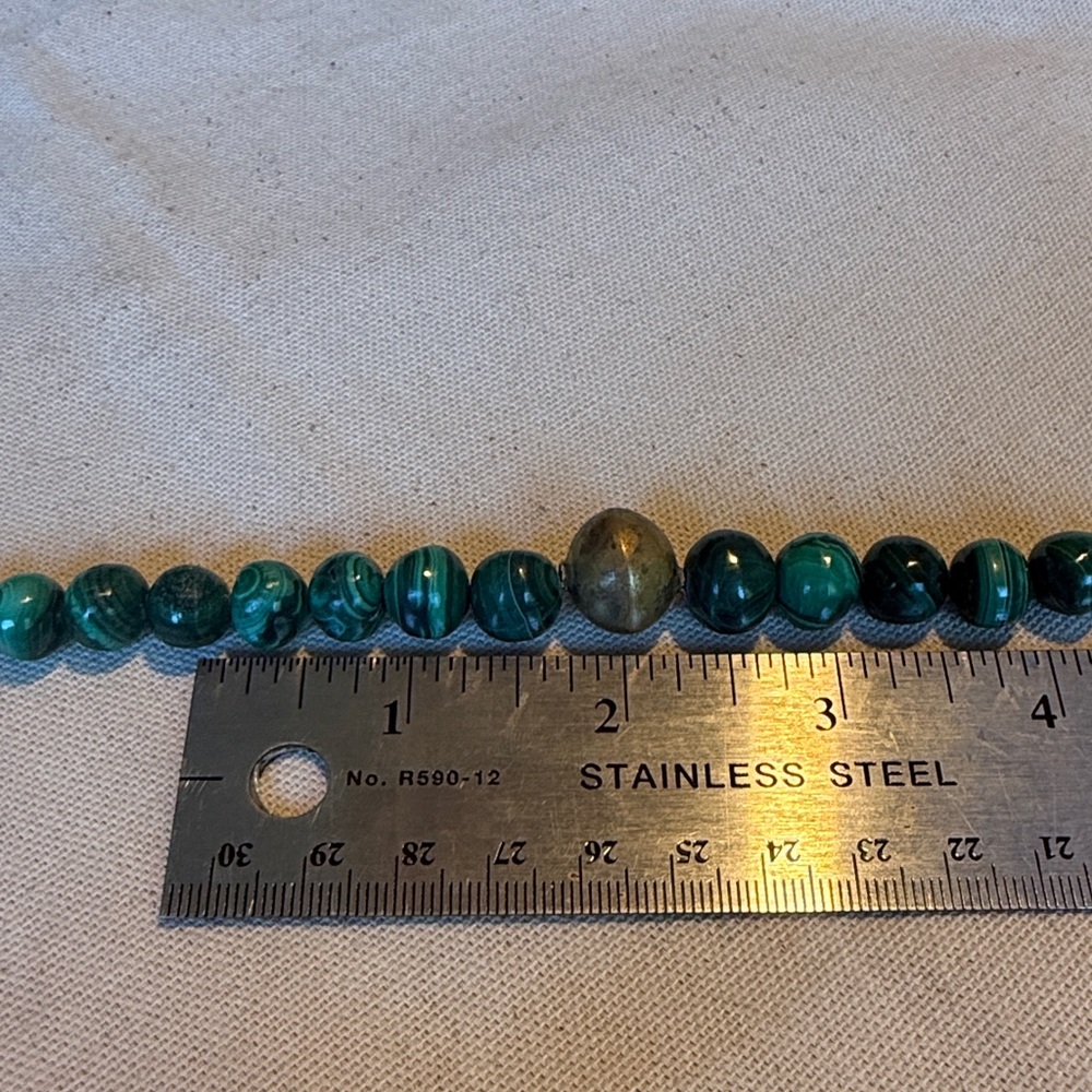 Handmade African Green Jade Beaded Necklace NWOT - Picture 4 of 4